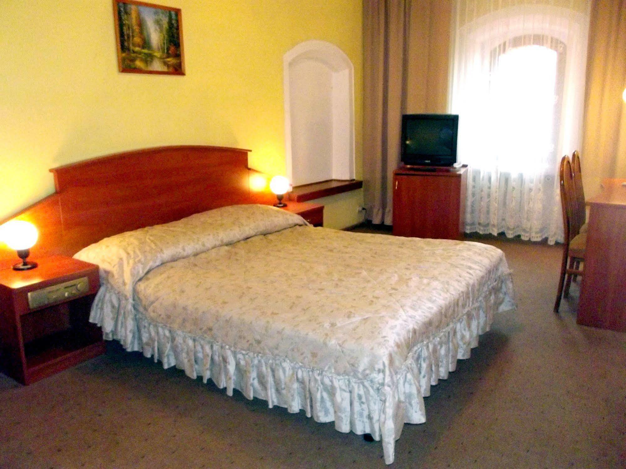 Hotel Gromada ทอรูน ภายนอก รูปภาพ