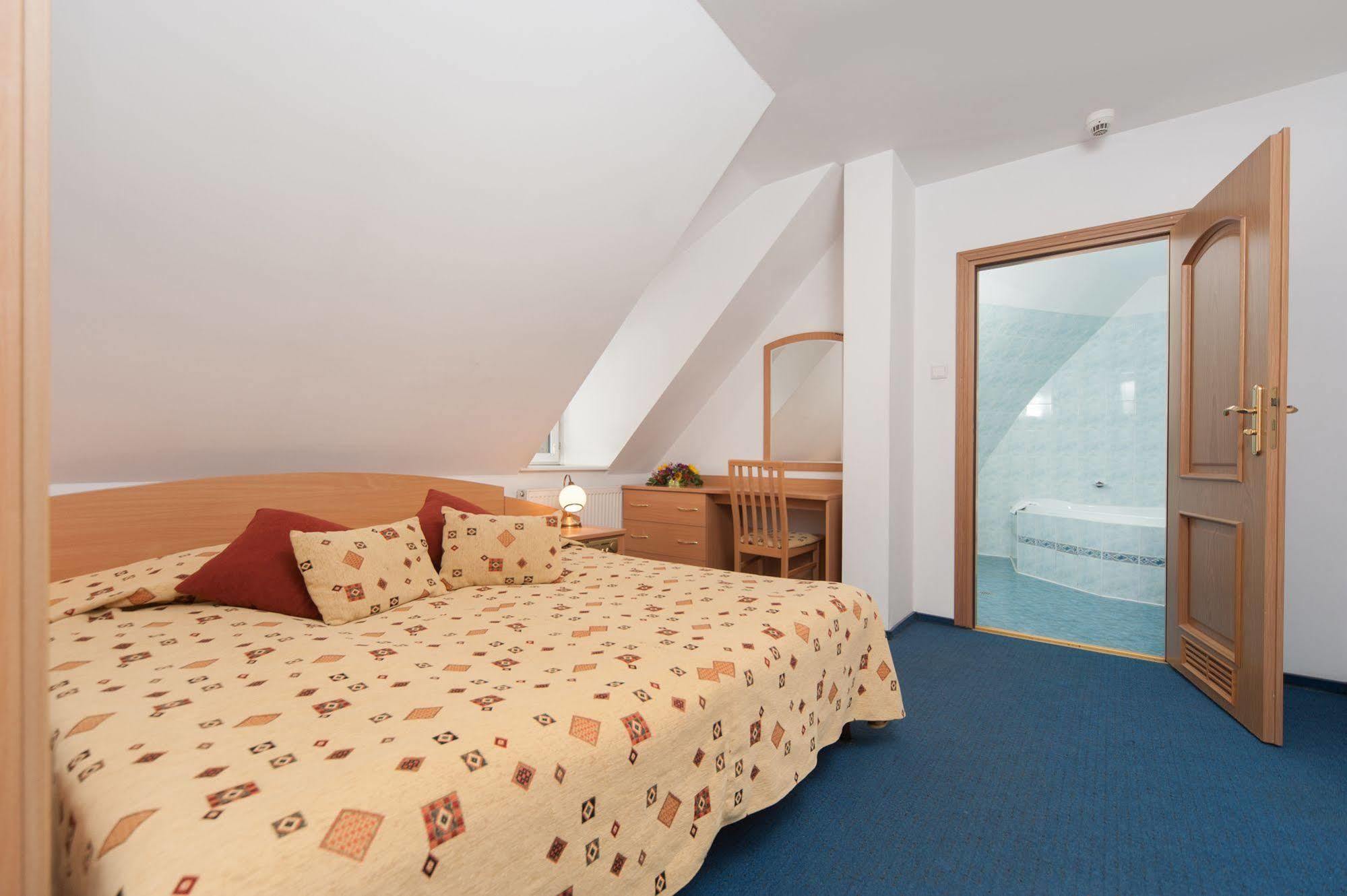 Hotel Gromada ทอรูน ภายนอก รูปภาพ